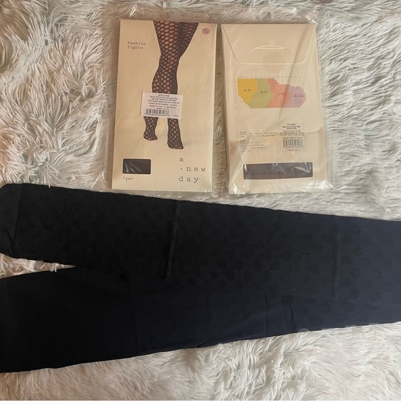 NWT* 1X/2X Women’s Sheer Reverse Dot Tights- A New Day Black 2pk 2 pairs - Picture 2 of 7